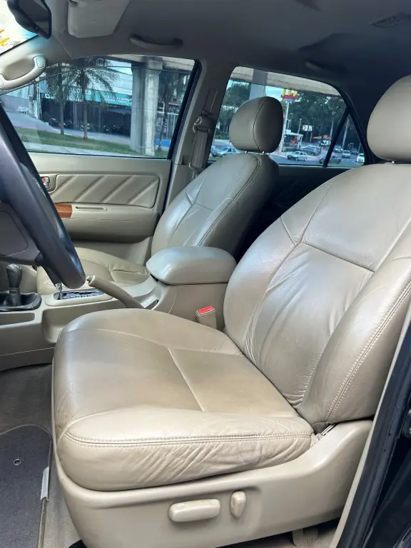 TOYOTA Hilux SW4 - Foto