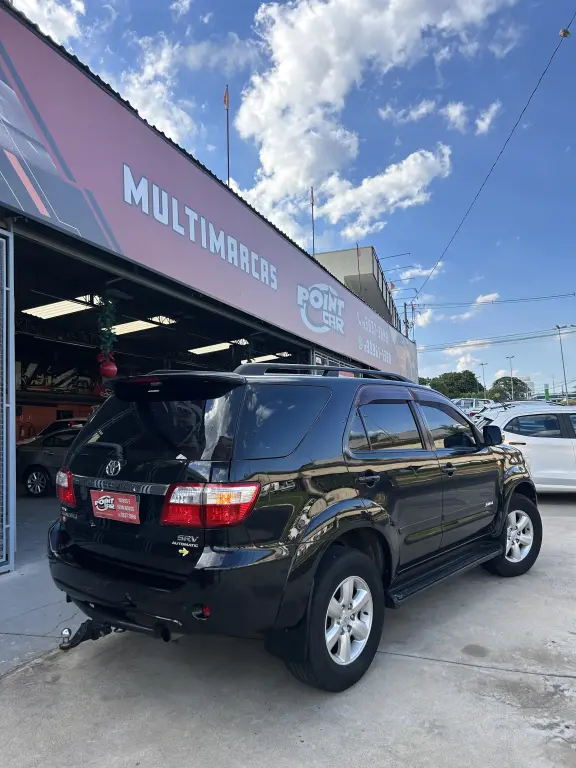 TOYOTA Hilux SW4 - Foto