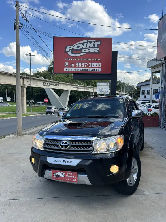 TOYOTA Hilux SW4 - Foto