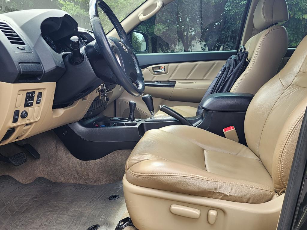 TOYOTA Hilux SW4 - Foto