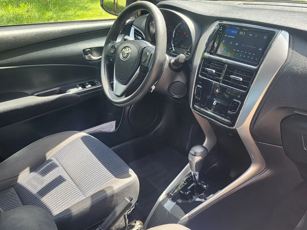 TOYOTA Yaris Hatch - Foto