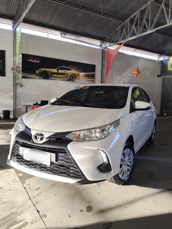 TOYOTA Yaris Hatch