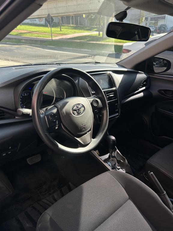 TOYOTA Yaris Sedan - Foto