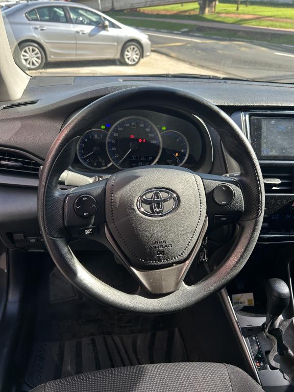 TOYOTA Yaris Sedan - Foto