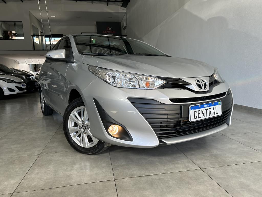 TOYOTA Yaris Sedan - Foto