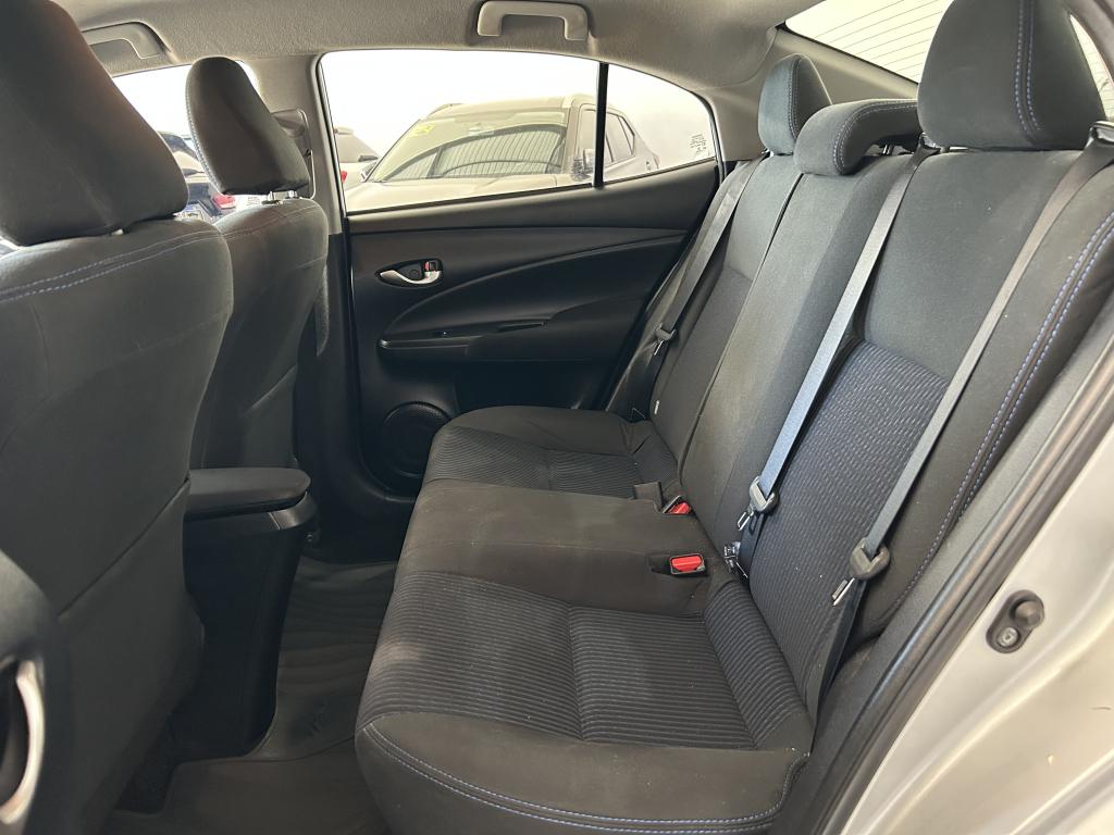 TOYOTA Yaris Sedan - Foto