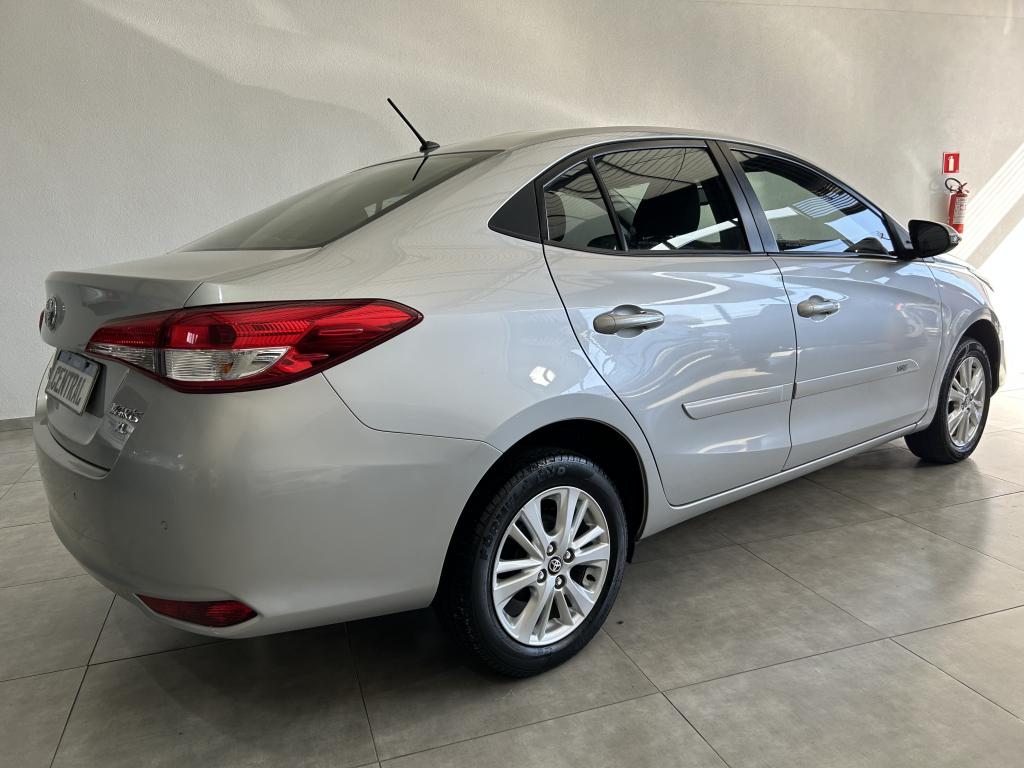 TOYOTA Yaris Sedan - Foto