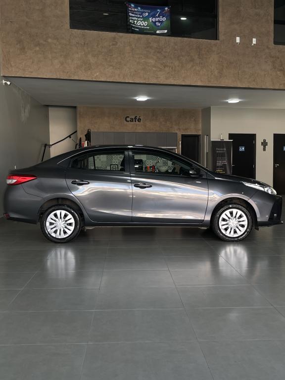 TOYOTA Yaris Sedan - Foto