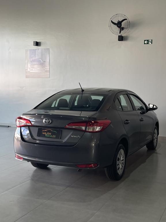 TOYOTA Yaris Sedan - Foto