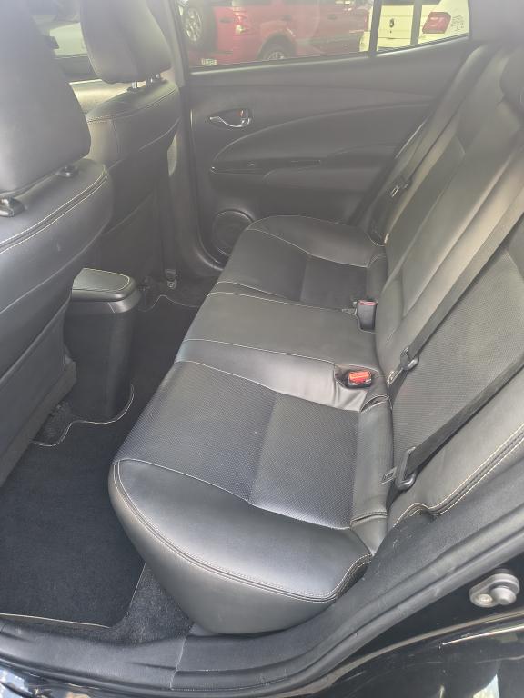 TOYOTA Yaris Sedan - Foto