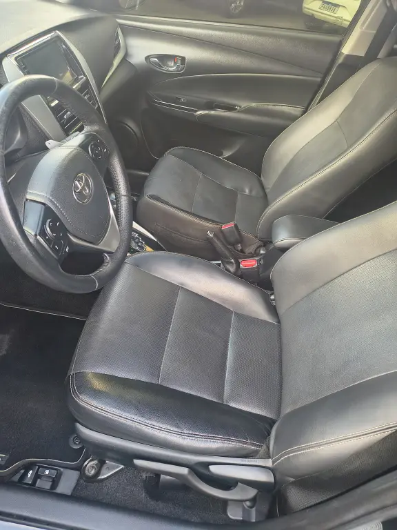 TOYOTA Yaris Sedan - Foto