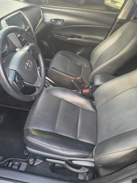 TOYOTA Yaris Sedan - Foto