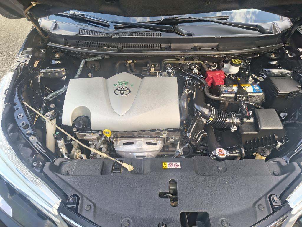 TOYOTA Yaris Sedan - Foto