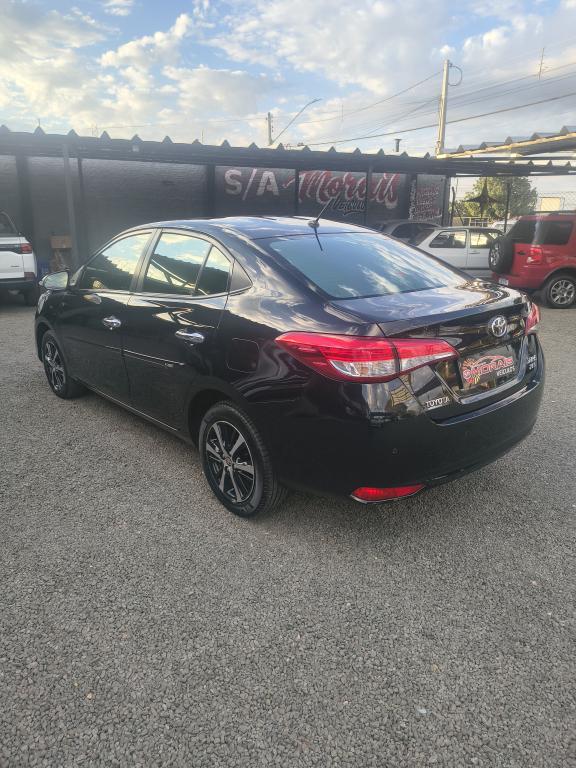 TOYOTA Yaris Sedan - Foto