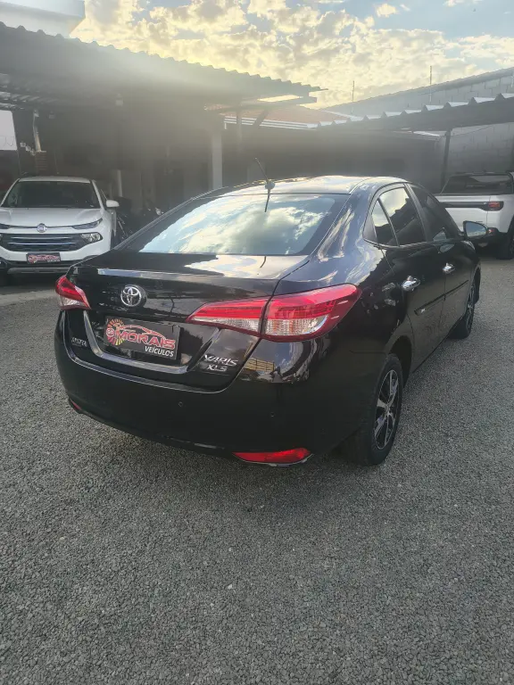 TOYOTA Yaris Sedan - Foto