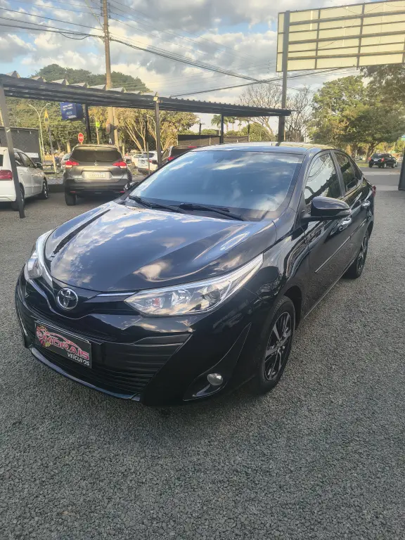 TOYOTA Yaris Sedan - Foto