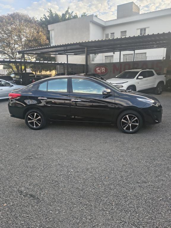 TOYOTA Yaris Sedan - Foto