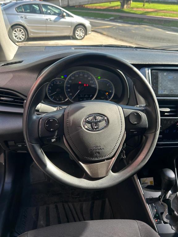 TOYOTA Yaris Sedan - Foto