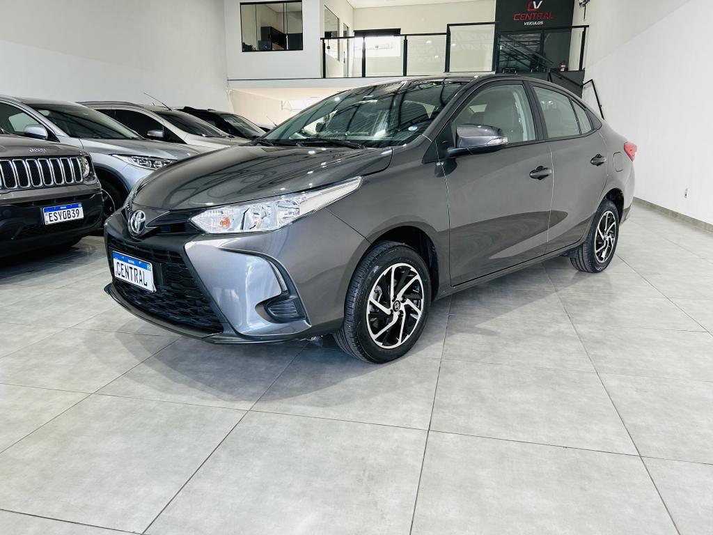 TOYOTA Yaris Sedan - Foto