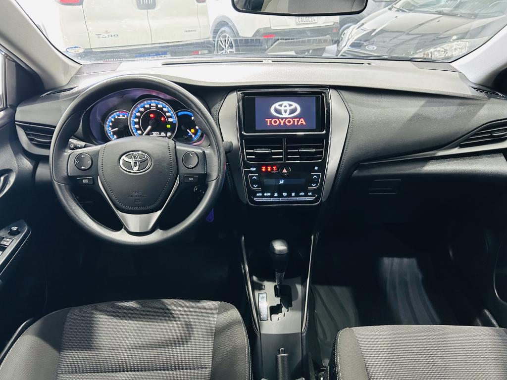 TOYOTA Yaris Sedan - Foto