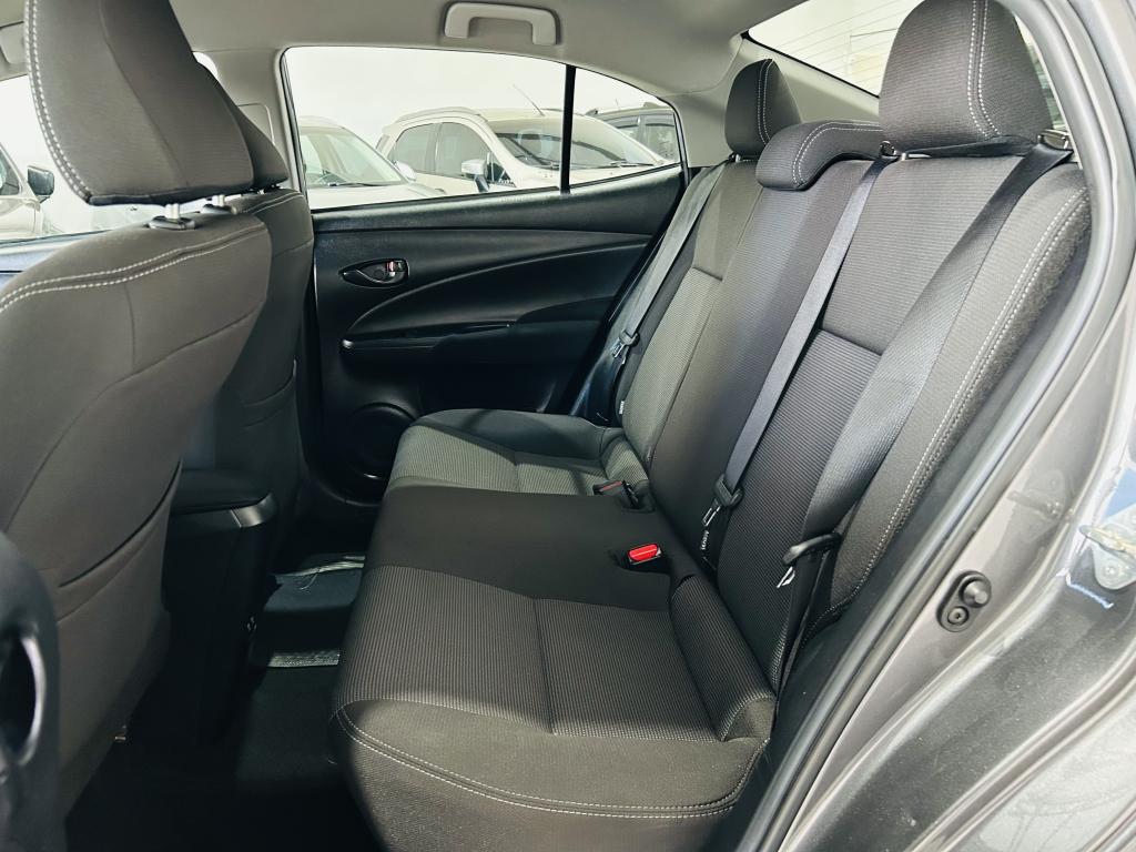 TOYOTA Yaris Sedan - Foto