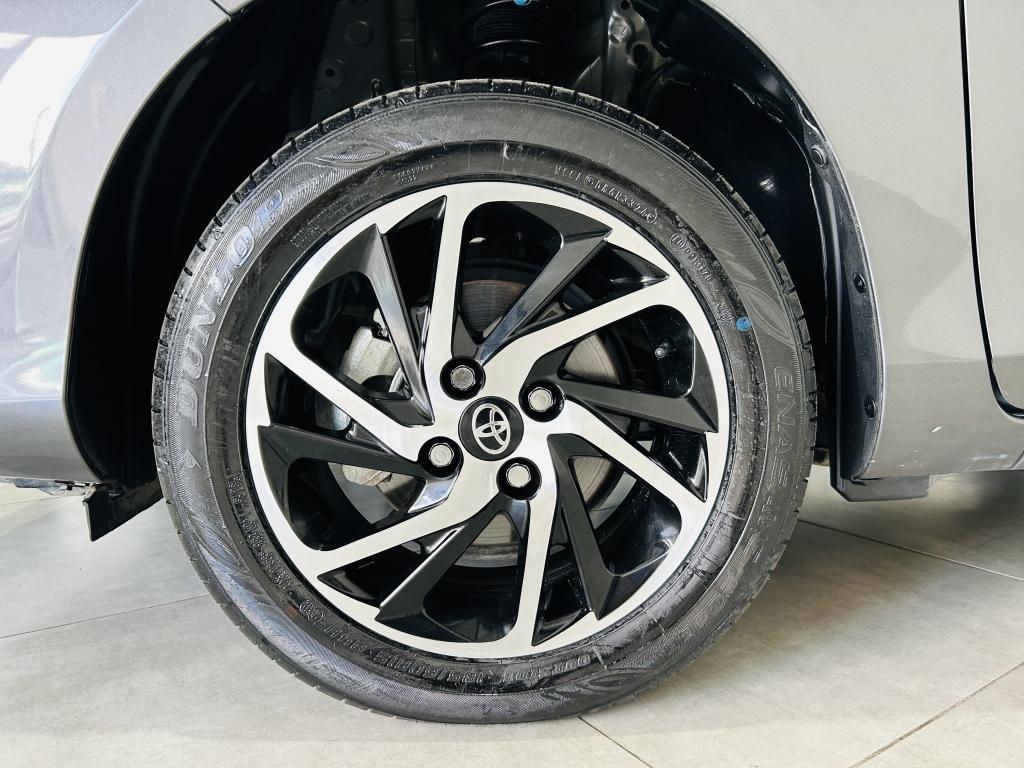 TOYOTA Yaris Sedan - Foto