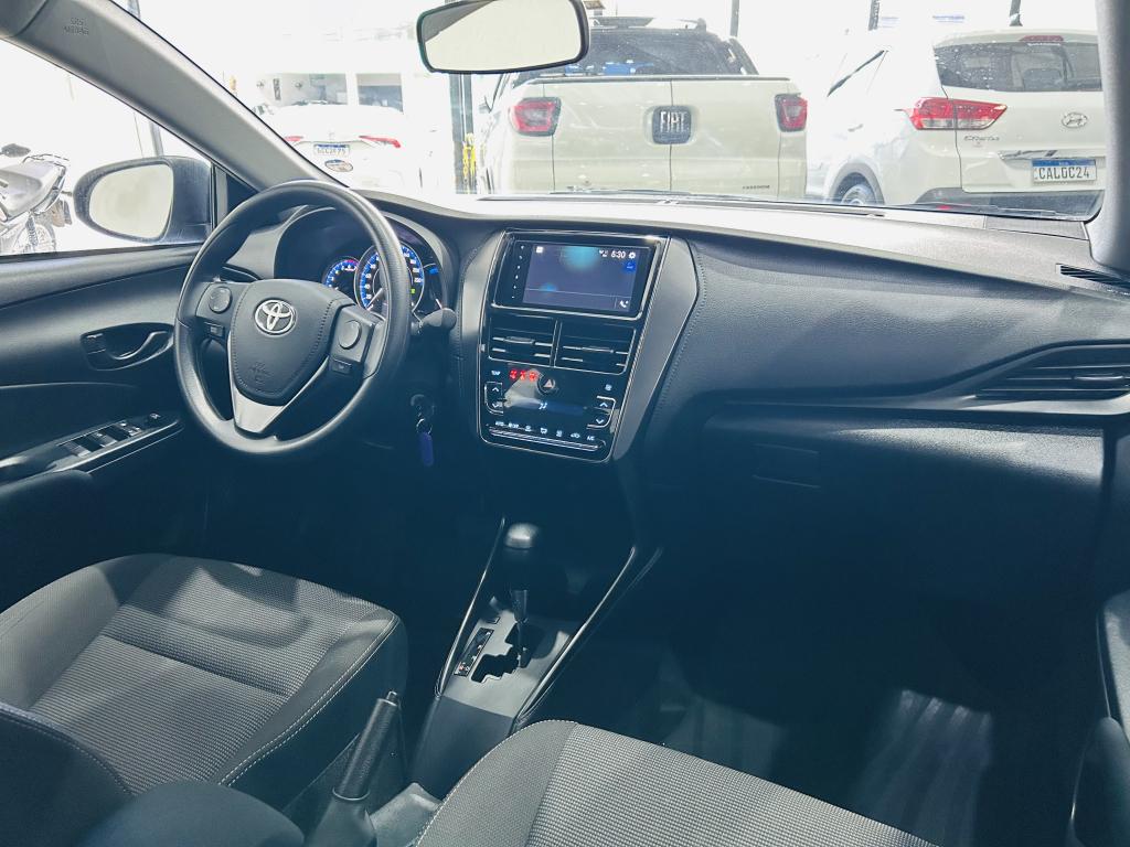 TOYOTA Yaris Sedan - Foto