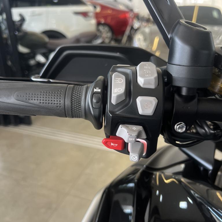 TRIUMPH Tiger 1200 - Foto