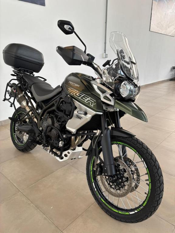 TRIUMPH Tiger 800 - Foto