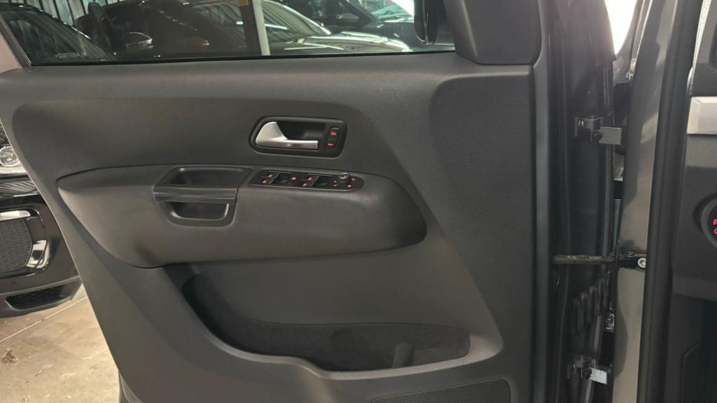 VOLKSWAGEN Amarok - Foto