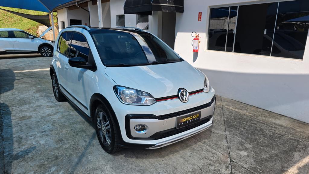 VOLKSWAGEN Cross UP