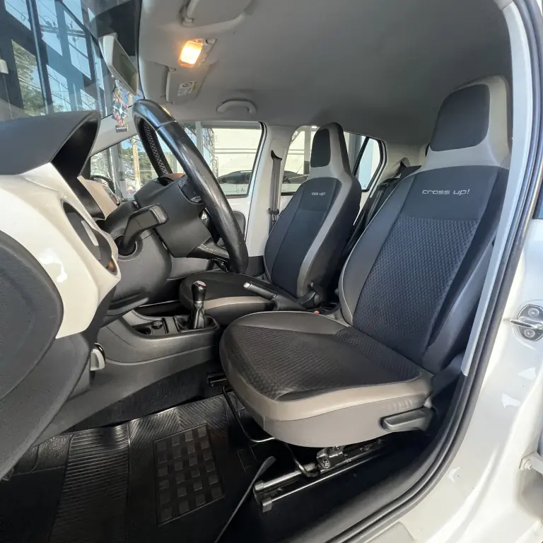 VOLKSWAGEN Cross UP - Foto