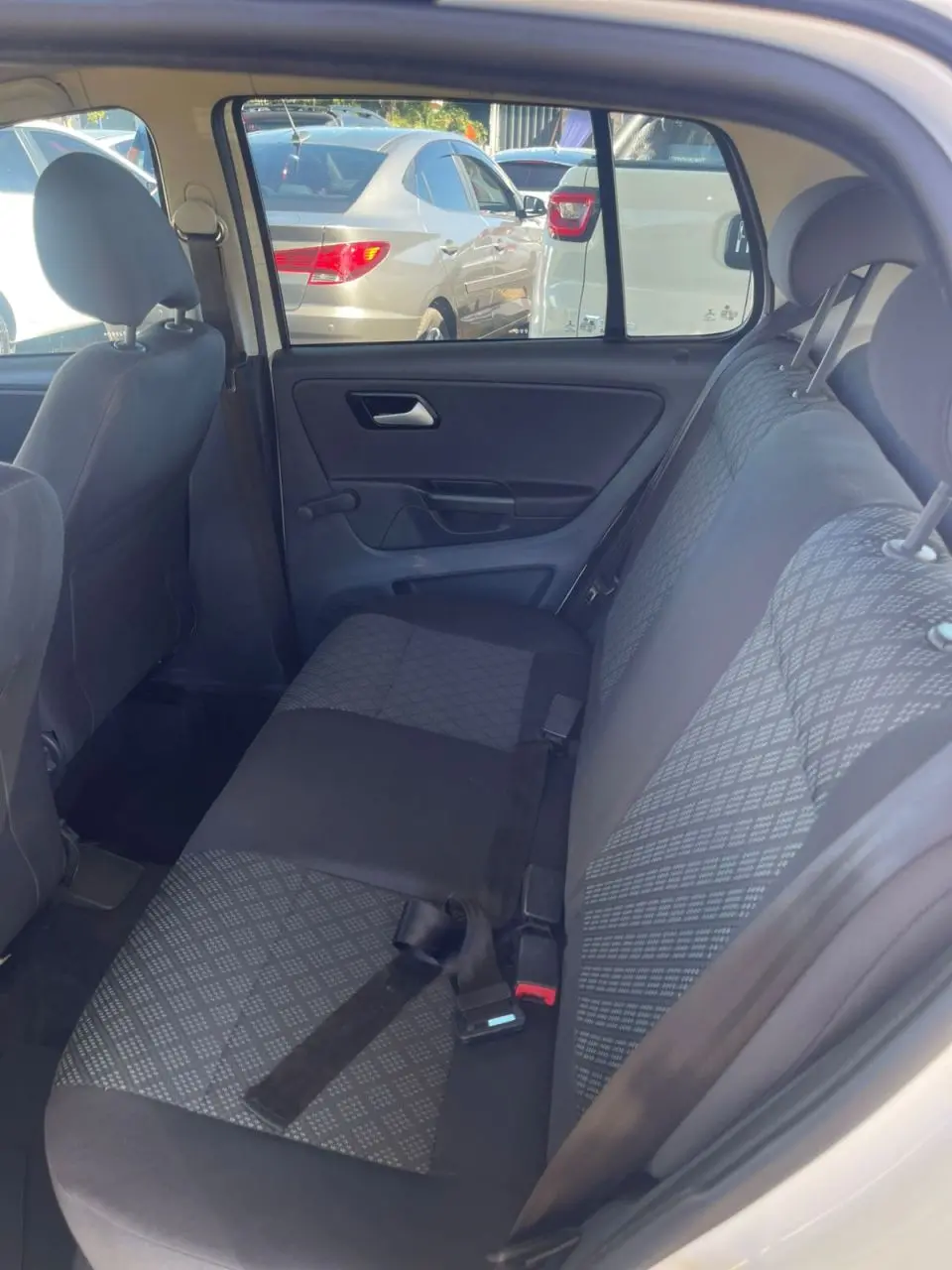 VOLKSWAGEN Fox - Foto