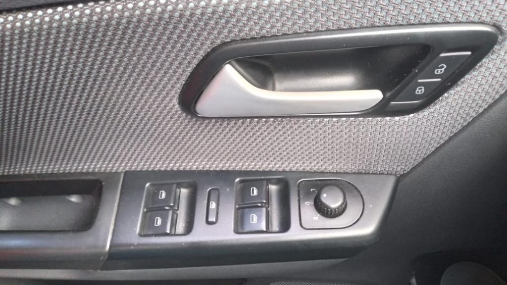 VOLKSWAGEN Fox - Foto