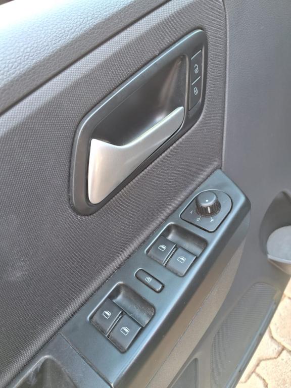 VOLKSWAGEN Fox - Foto