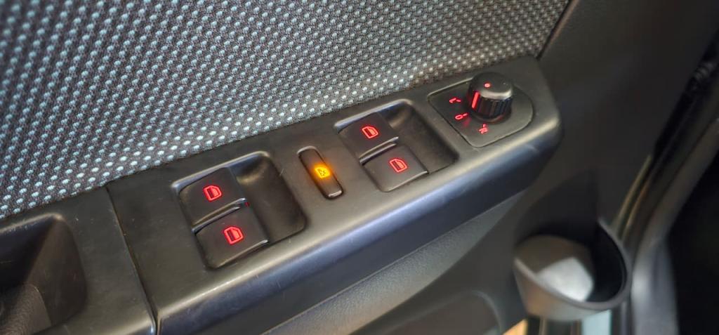 VOLKSWAGEN Fox - Foto