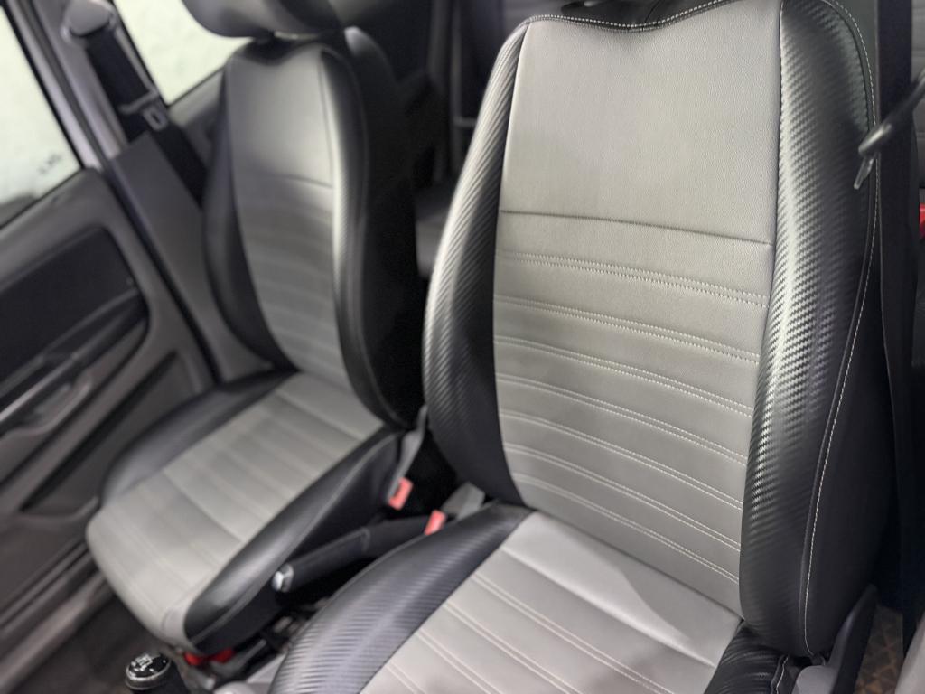 VOLKSWAGEN Fox - Foto