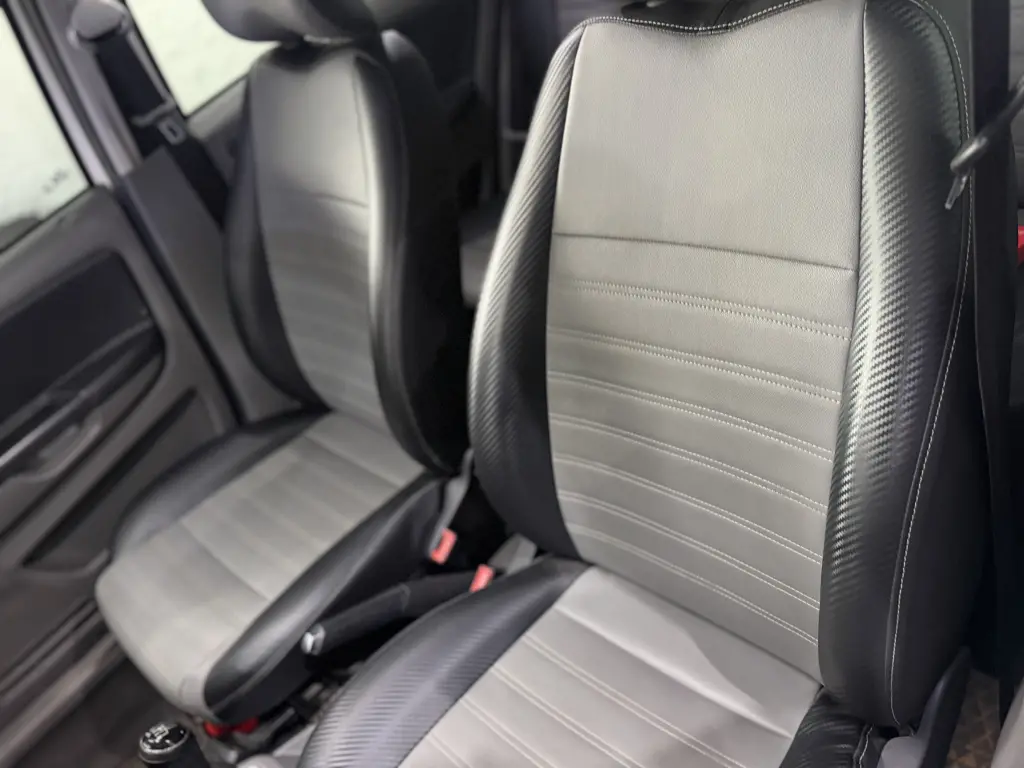 VOLKSWAGEN Fox - Foto