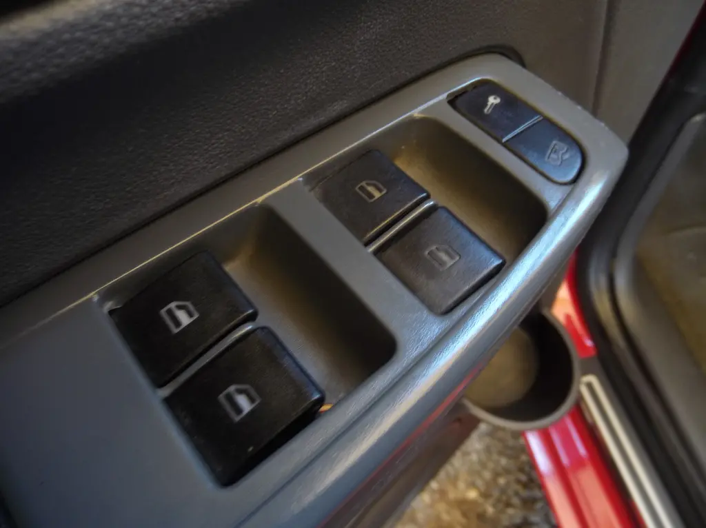 VOLKSWAGEN Fox - Foto