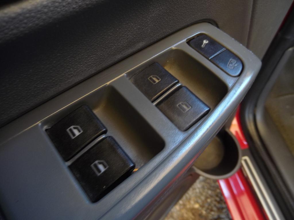 VOLKSWAGEN Fox - Foto