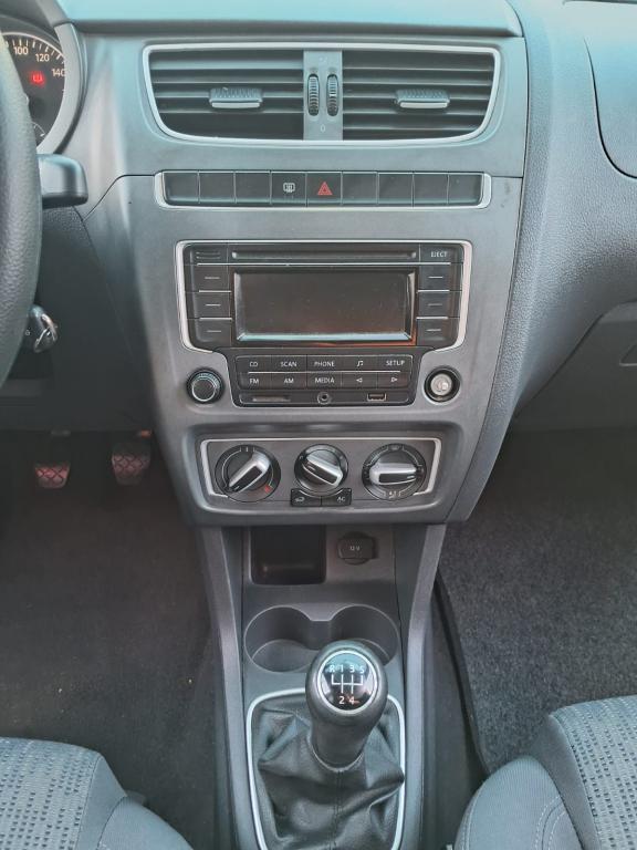 VOLKSWAGEN Fox - Foto