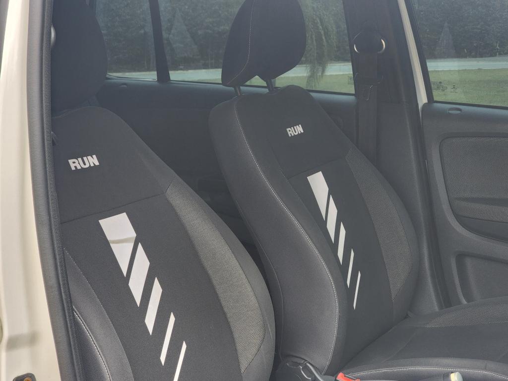 VOLKSWAGEN Fox - Foto