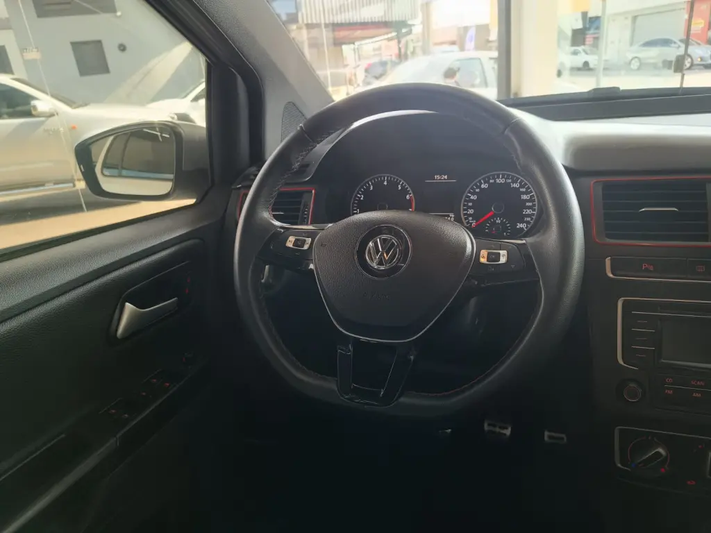 VOLKSWAGEN Fox - Foto