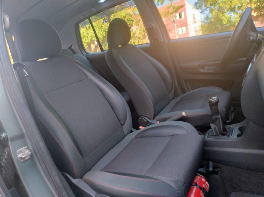 VOLKSWAGEN Fox - Foto