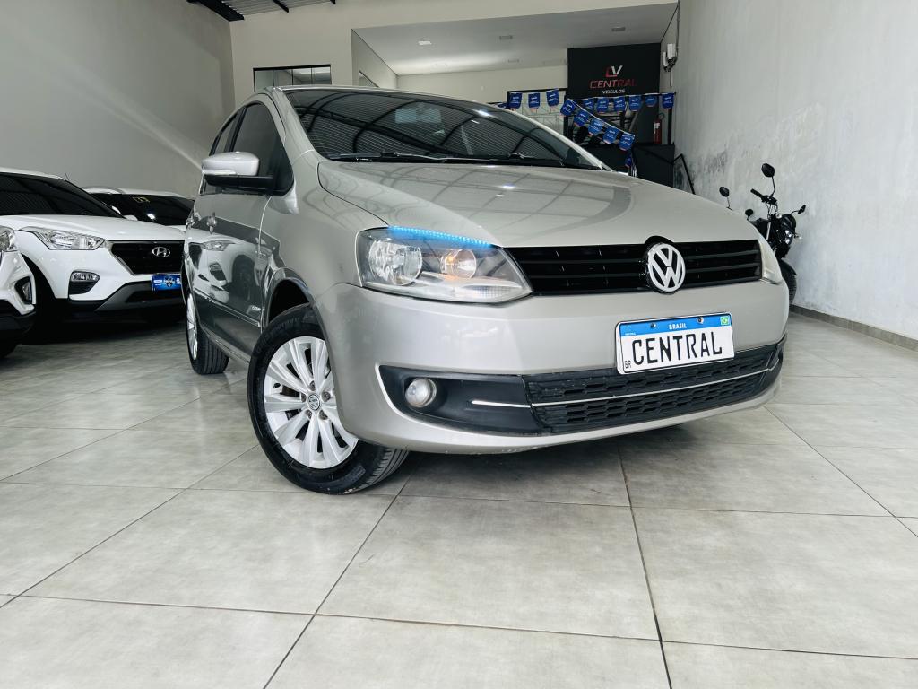 VOLKSWAGEN Fox - Foto