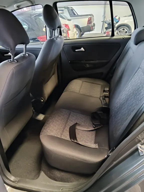 VOLKSWAGEN Fox - Foto