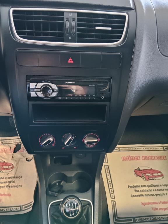 VOLKSWAGEN Fox - Foto