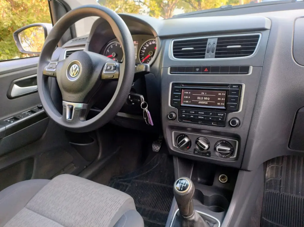 VOLKSWAGEN Fox - Foto