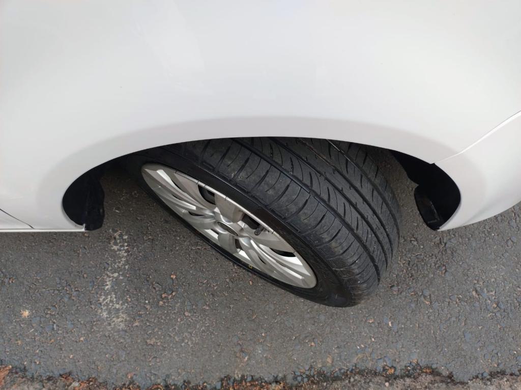 VOLKSWAGEN Fox - Foto