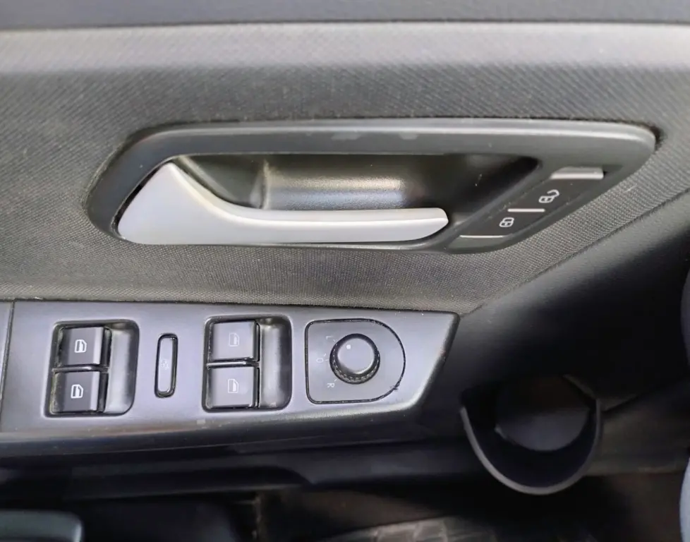 VOLKSWAGEN Fox - Foto